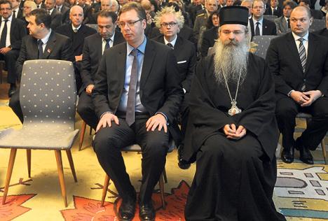 aleksandar-vucic-i-vladika-teodosije.jpg