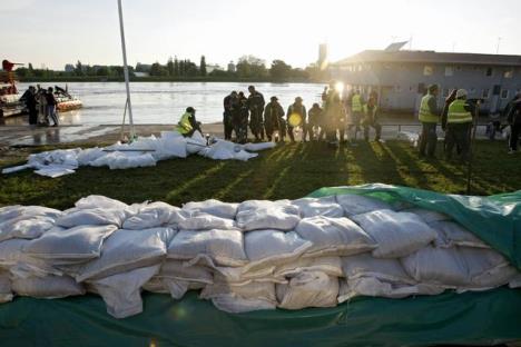 beograd-sava-poplave-nasip-odbrana.jpg