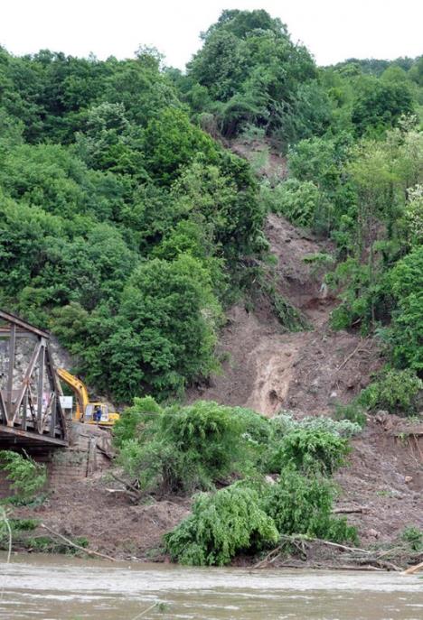 mali-zvornik-poplava-poplave-kliziste-klizista.jpg