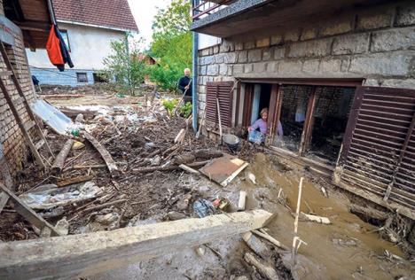 srbija-poplave-ugrozeni.jpg