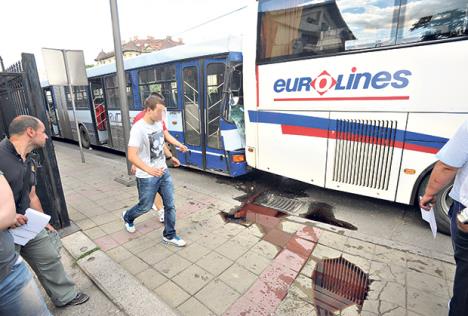 palata-pravde-autobus-lastin-autobus-sudar-udes.jpg