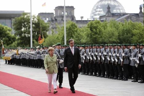 vucic-merkel.jpg