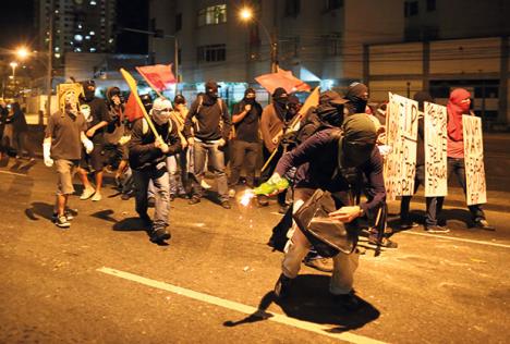 brazil-marakana-demonstranti-meci.jpg