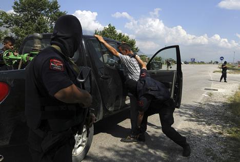 lazaret-albanska-policija.jpg