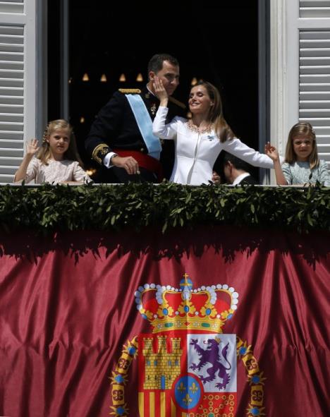 spanska-kraljevska-porodica-na-balkonu.jpg