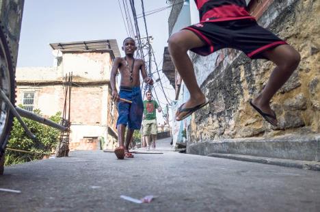 brazil-rio-de-zaneiro-kurir-favela-favela-kantagalo.jpg