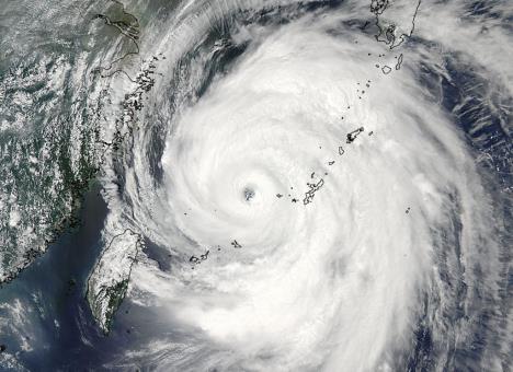 tajfun-neoguri-japan.jpg