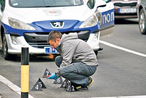 pucnjava-rikoset-caure-policija-uvidjaj-metak-pucanj.jpg