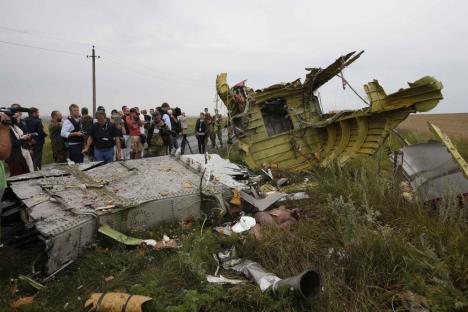 avion-pad-malezija-ukrajina-mh17.jpg