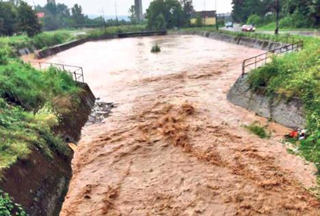 trbusnica-srbija-poplave.jpg