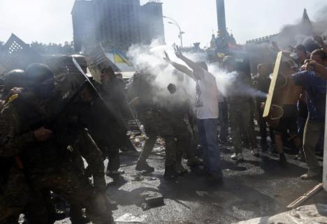 majdan-kijev-demonstracije-sukobi-ukrajina-rojter.jpg