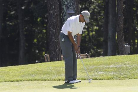 barak-obama-golf-martas-vinjard.jpg