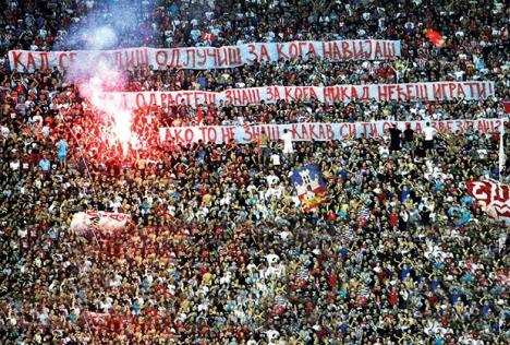 delije-marakana-severna-tribina-crvena-zvezda.jpg