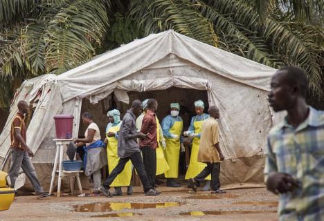 lekari-ebola-zapadna-afrika.jpg