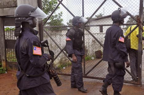 liberija-policija-ebola.jpg