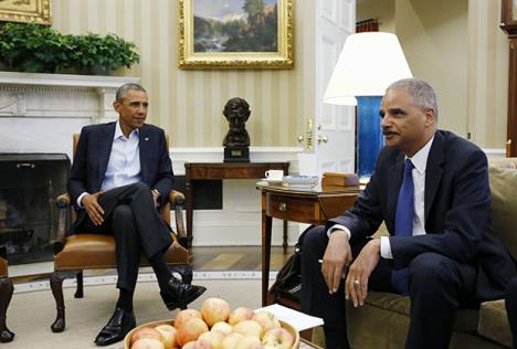 barak-obama-i-erik-holder.jpg