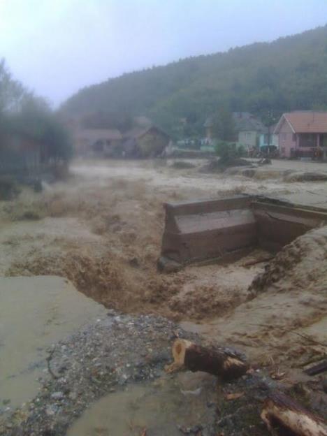 selo-podvrska-kod-kladova-poplave.jpg