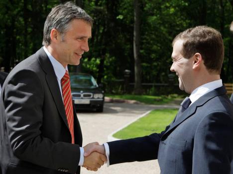 jens-stoltenberg-i-dmitrij-medvedev.jpg