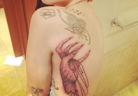 lejdi-gaga-tetoviranje-guza.jpg