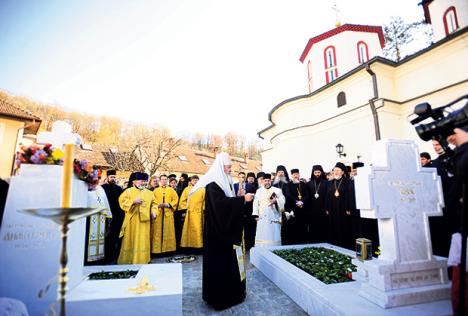 sluzba-u-manastiru-rakovica.jpg