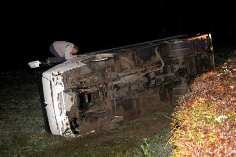 prevrnuo-se-autobus-sa-kosarkasicama-radnickog.jpg