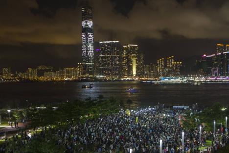 hongkong-panorama-protesti-noc.jpg