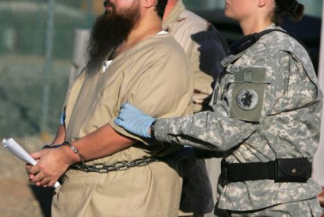 transport-zatvorenika-gvantanamo.jpg