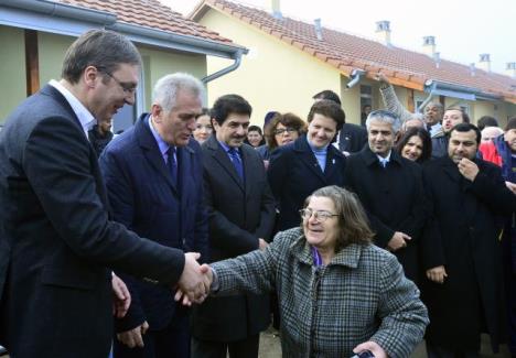 tomislav-nikolic-aleksandar-vucic-obrenovac-stanovi.jpg