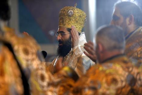 bozicna-liturgija-u-hramu.jpg