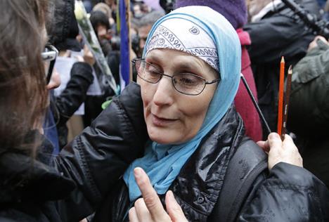 pariz-protest-sarli-ebdo-muslimanka.jpg