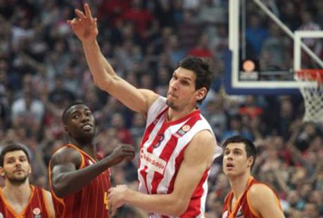 crvena-zvezda-galatasaraj-boban-marjanovic.jpg