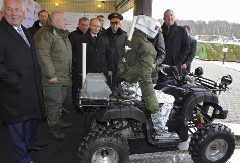 vladimir-putin-i-borbeni-robot.jpg