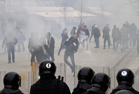 protesti-u-pristini-21-januar.jpg