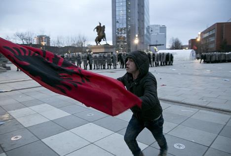 protesti-u-pristini-21-januar.jpg