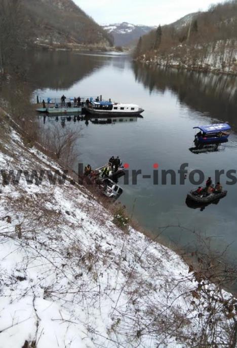 zlatarsko-jezero-poginuli-izvlacenje-vozila.jpg