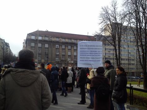 protest-nbs-svajcarac-efektiva.jpg