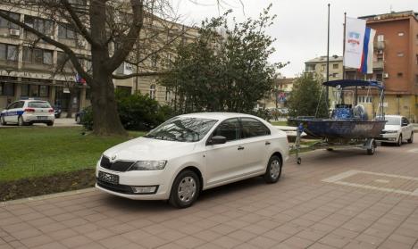 smederevo-stefanovic-policija-auto-camac.jpg