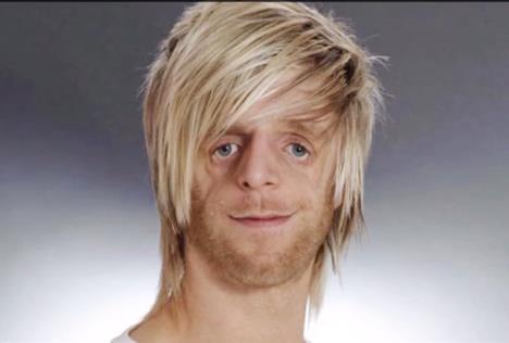 Džono Lankaster krupan kadar lica s preda