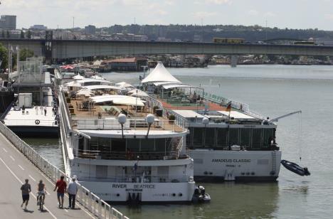 beograd-usce-strani-turisti-brodovi.jpg