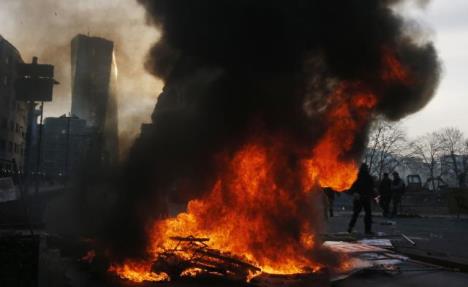 demonstracije-policija-okrsaj-evropska-banka-frankfurt.jpg