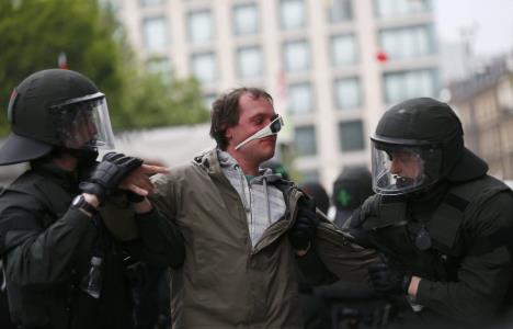 frankfurt-sukob-demonstranata-i-policije.jpg