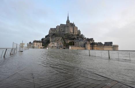 mont-saintmichel-ostrvo-plima-veka.jpg