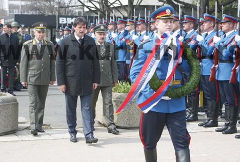 bratislav-gasic-polaganje-venca.jpg