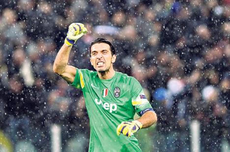djanluidji-bufon-pehar-juventus-liga-sampiona.jpg