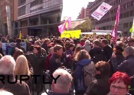 nemacka-protest-zbog-trgovinskog-sporazuma-sa-sad.jpg