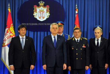 tomislav-nikolic-vojni-vrh-prijem-dan-vojske-srbije.jpg