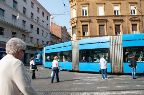 zagreb-ulica-prevoz-autobus.jpg