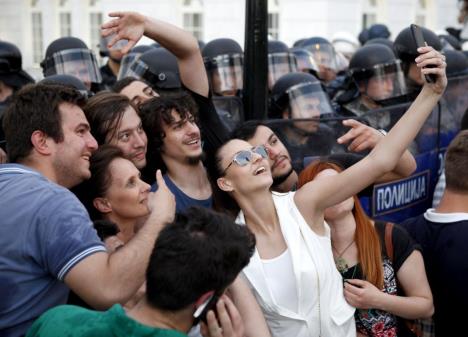 makedonija-skoplje-protest-zbog-policijske-brutalnosti.jpg