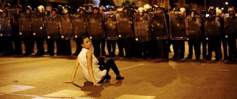 makedonija-skoplje-protest-zbog-policijske-brutalnosti.jpg