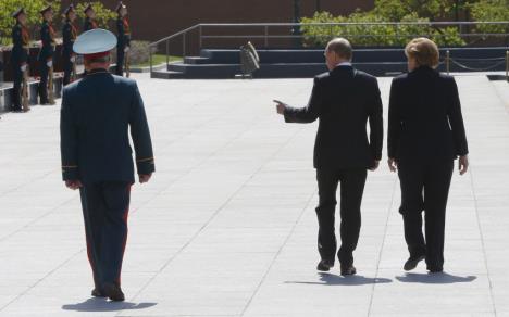 vladimir-putin-i-angela-merkel-10.05.2015.jpg